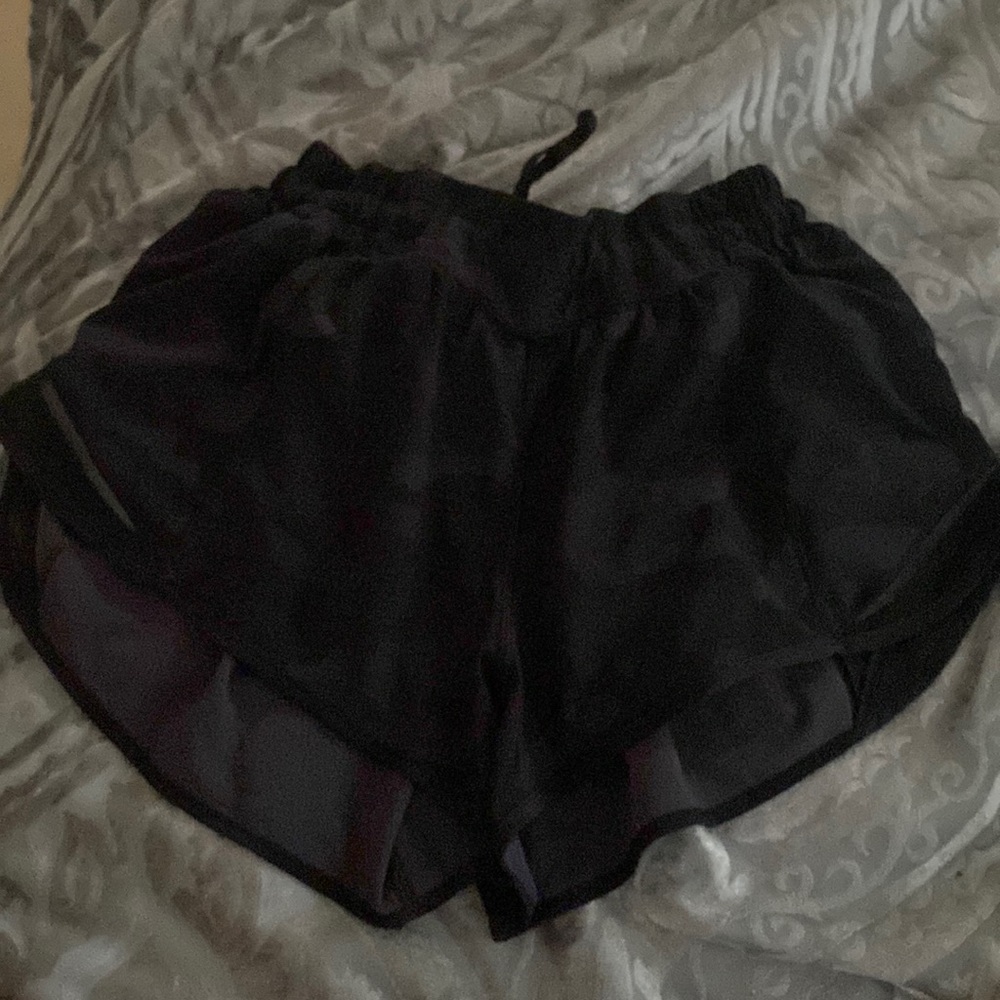 Lululemon black camo hotty hots